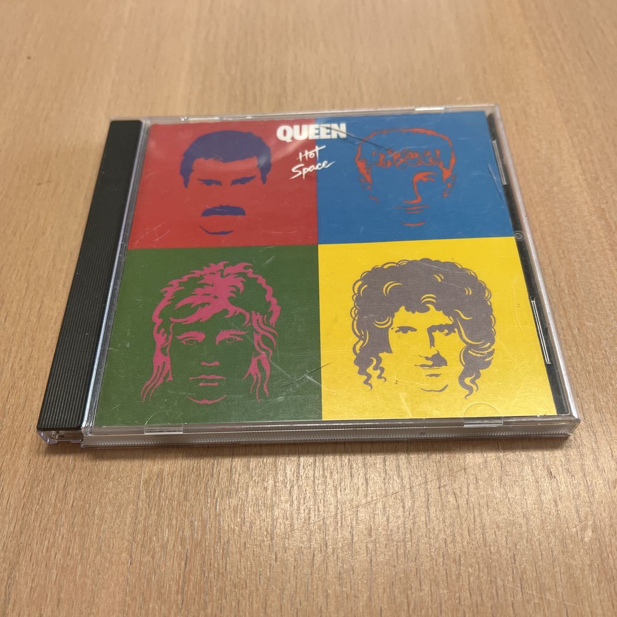 Cd Queen Hot Space
