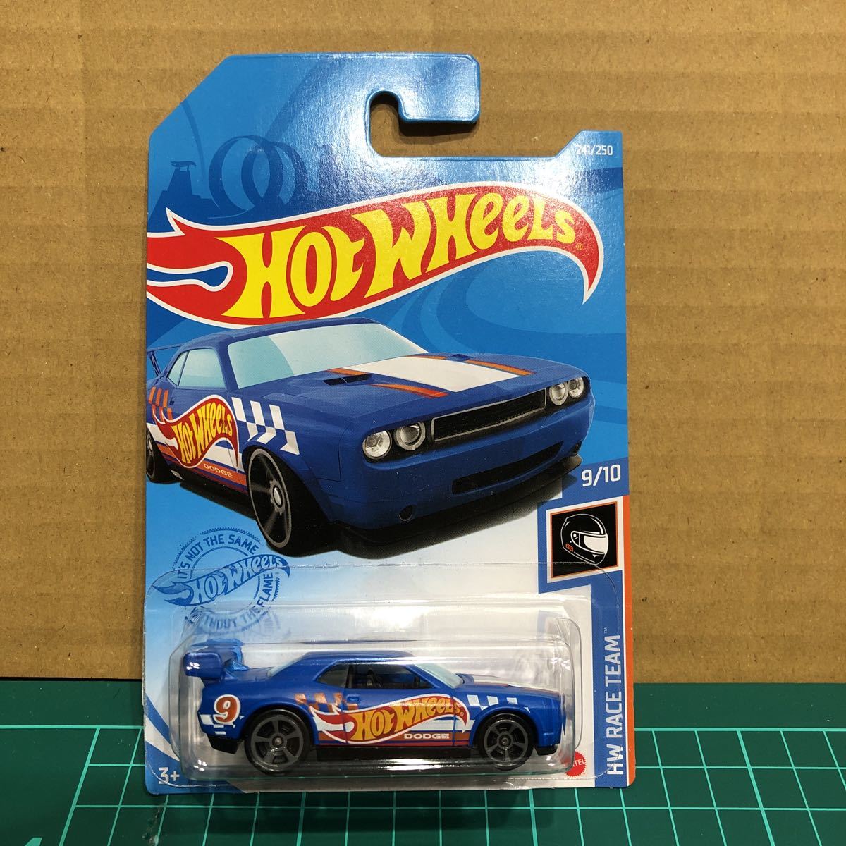 未使用に近いA Hot Wheels ホットウィール ダッチチャージャー ドリフトカー RACE TEAM ダイギャストミニカー 未