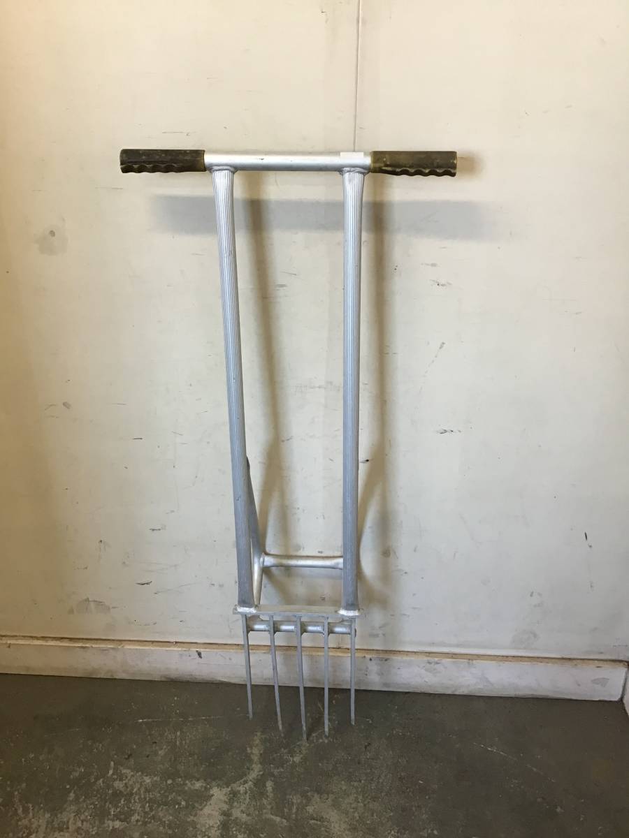 傷や汚れあり 詳細 岐阜発 2個セット アルミ製 土起こし器 軽量タイプ ガーデニング 田おこし 農業手工具 1050 230 10 240 中古品 10 14 の落札情報詳細 ヤフオク落札価格情報 オークフリー スマートフォン版