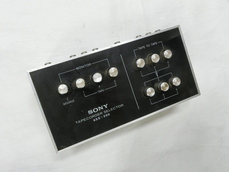 【やや傷や汚れあり】☆動作確認済☆S端子対応☆録音等に使用出来る前面音声外部出力付き☆ SONY AV SELECTOR SBV40S