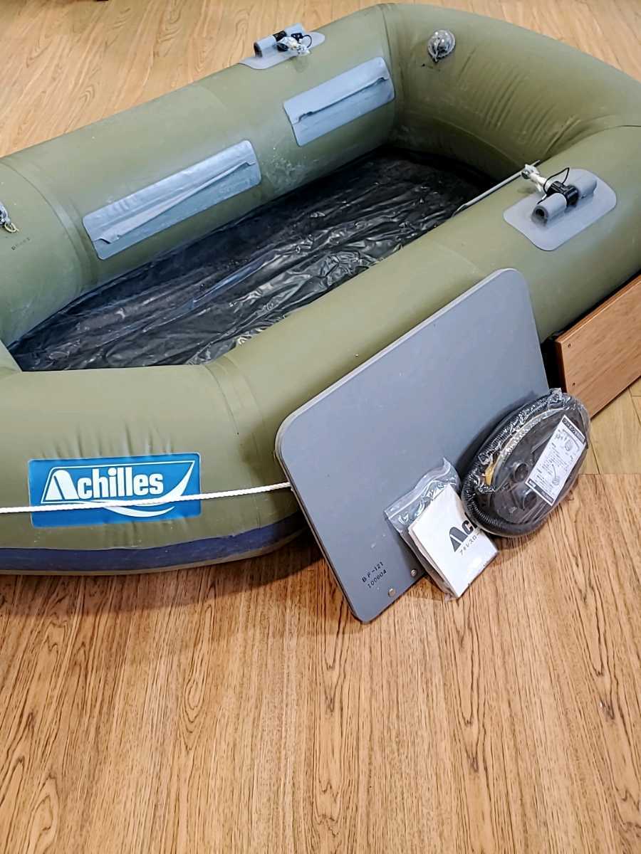 アキレスゴムボートとリョ-ビ車載収納ボックス