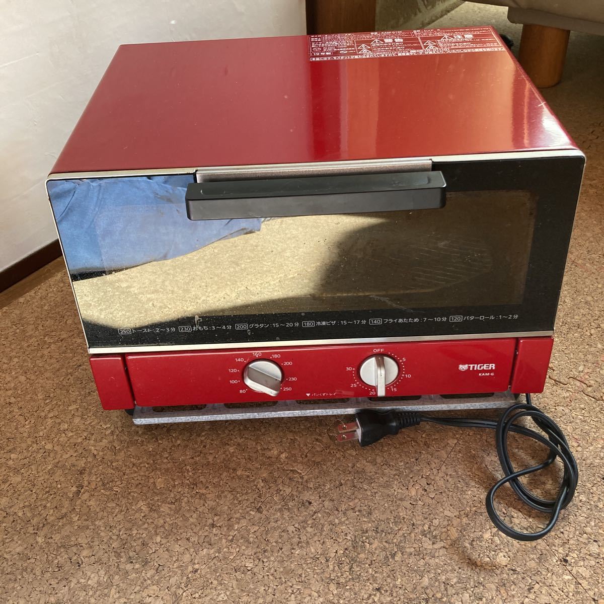 【やや傷や汚れあり】100円〜 タイガー オーブントースター KAMG130コンパクト＆ワイド庫内 トースター★2019年製★レッド★TIGER お餅 正月 稼働品 ☆ の落札情報詳細