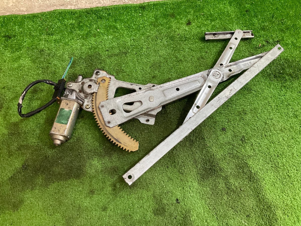 UCF30 セルシオ パワーウインドウ レギュレーター フロント右