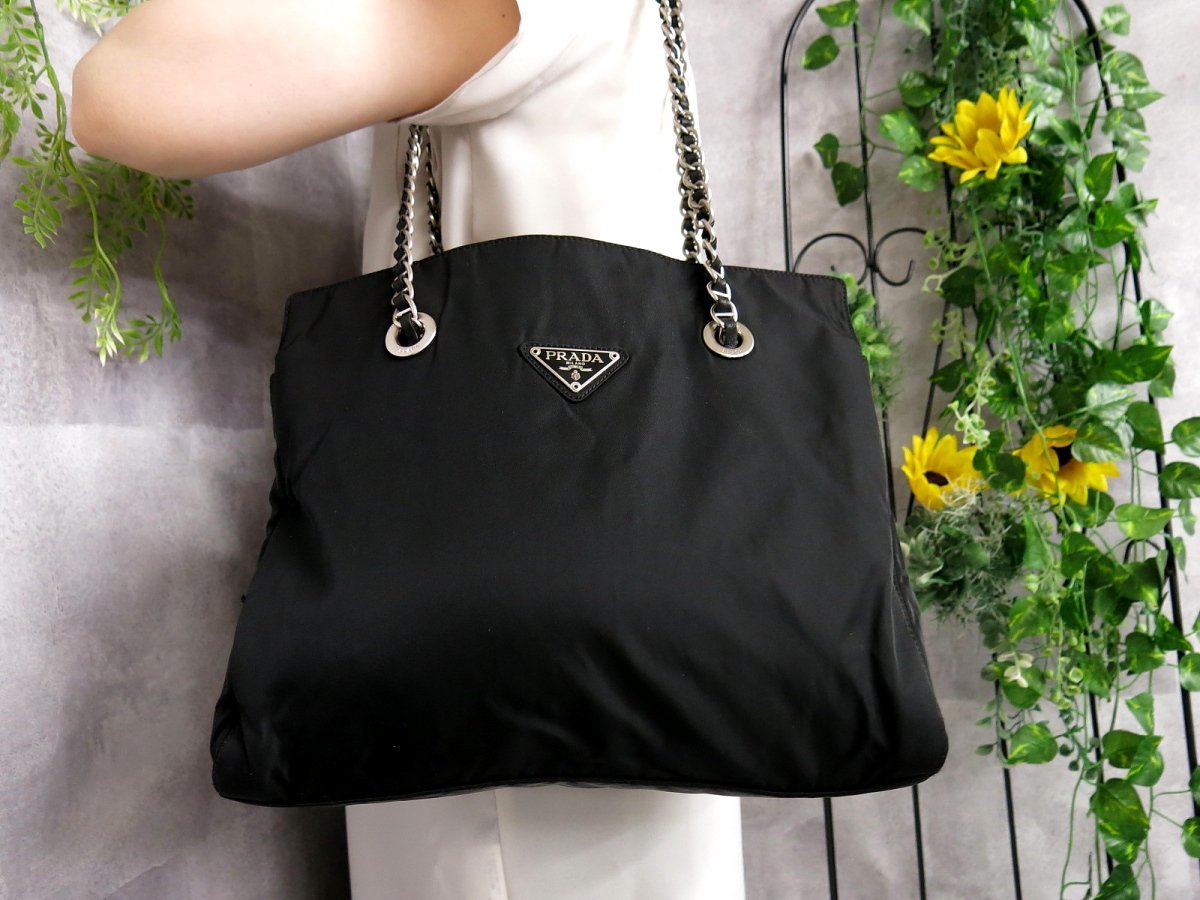 美品】プラダ ナイロン ロゴプレート チェーンショルダーバッグ