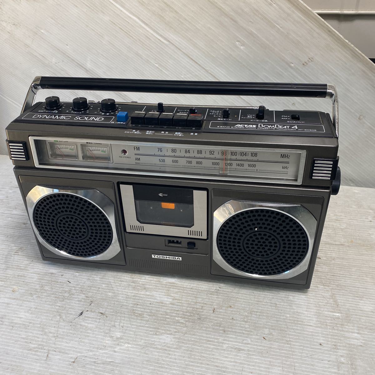 【やや傷や汚れあり】 【TOSHIBA】ラジカセ 昭和レトロ RT-8050Sの落札情報詳細 - ヤフオク落札価格検索 オークフリー