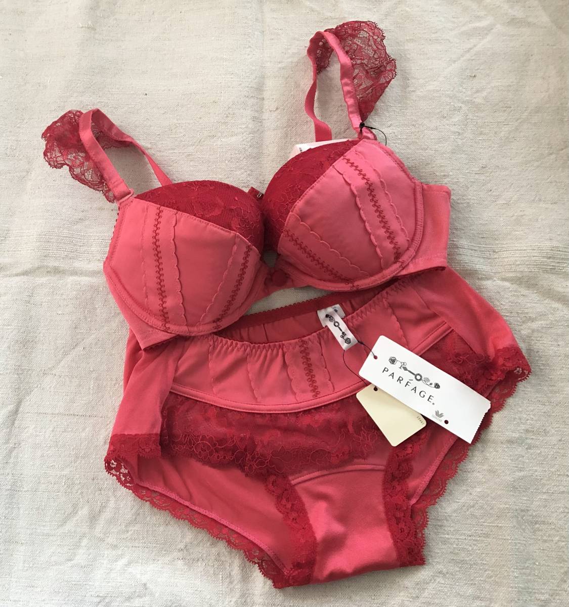 新品・タグ付き サルート 上下セット 51 【公式通販】