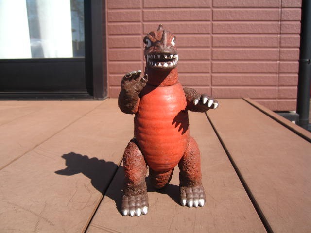 マーミット　アロン　ソフビ　マグマ大使　怪獣　アゴン マグマ大使』から溶岩怪獣「アロン」の塗装済み完成品フィギュア