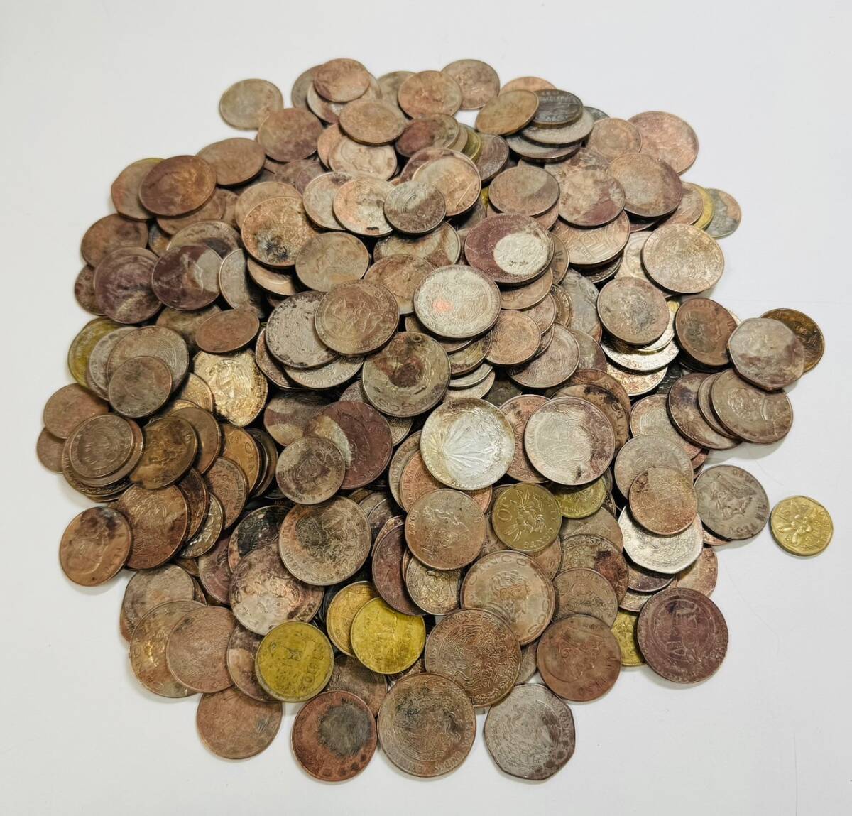 外国コイン まとめて約8.3ｋｇ 外国硬貨いろいろ 8kg外国コインまとめ世界の