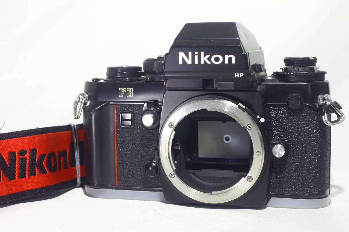 入荷情報】担当おすすめのフィルム一眼レフ！ニコンF3/T(チタンカラー