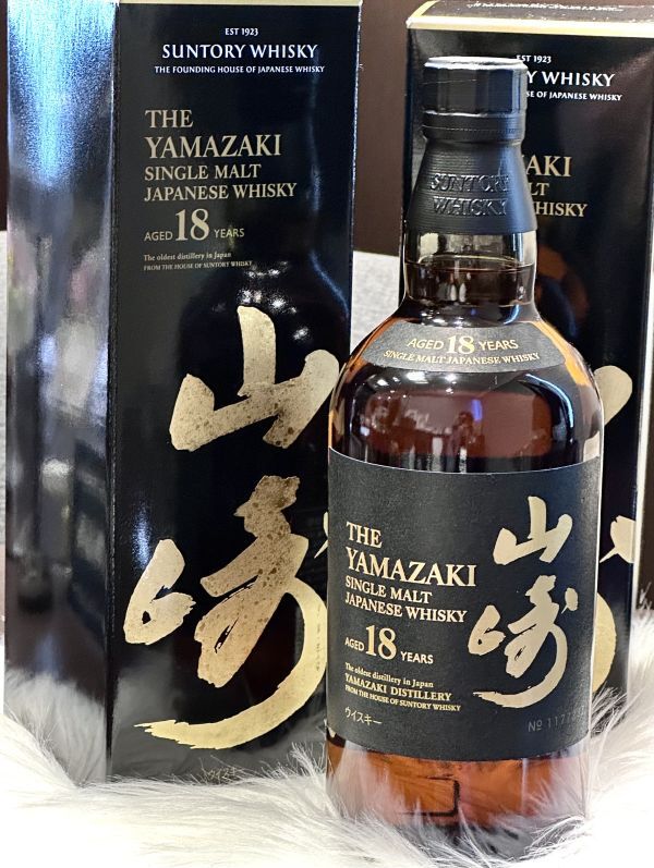 山崎 18年 シングルモルトウイスキー 700ml 空き瓶　箱つき サントリー シングルモルトウイスキー 山崎 18年 700ml 箱付
