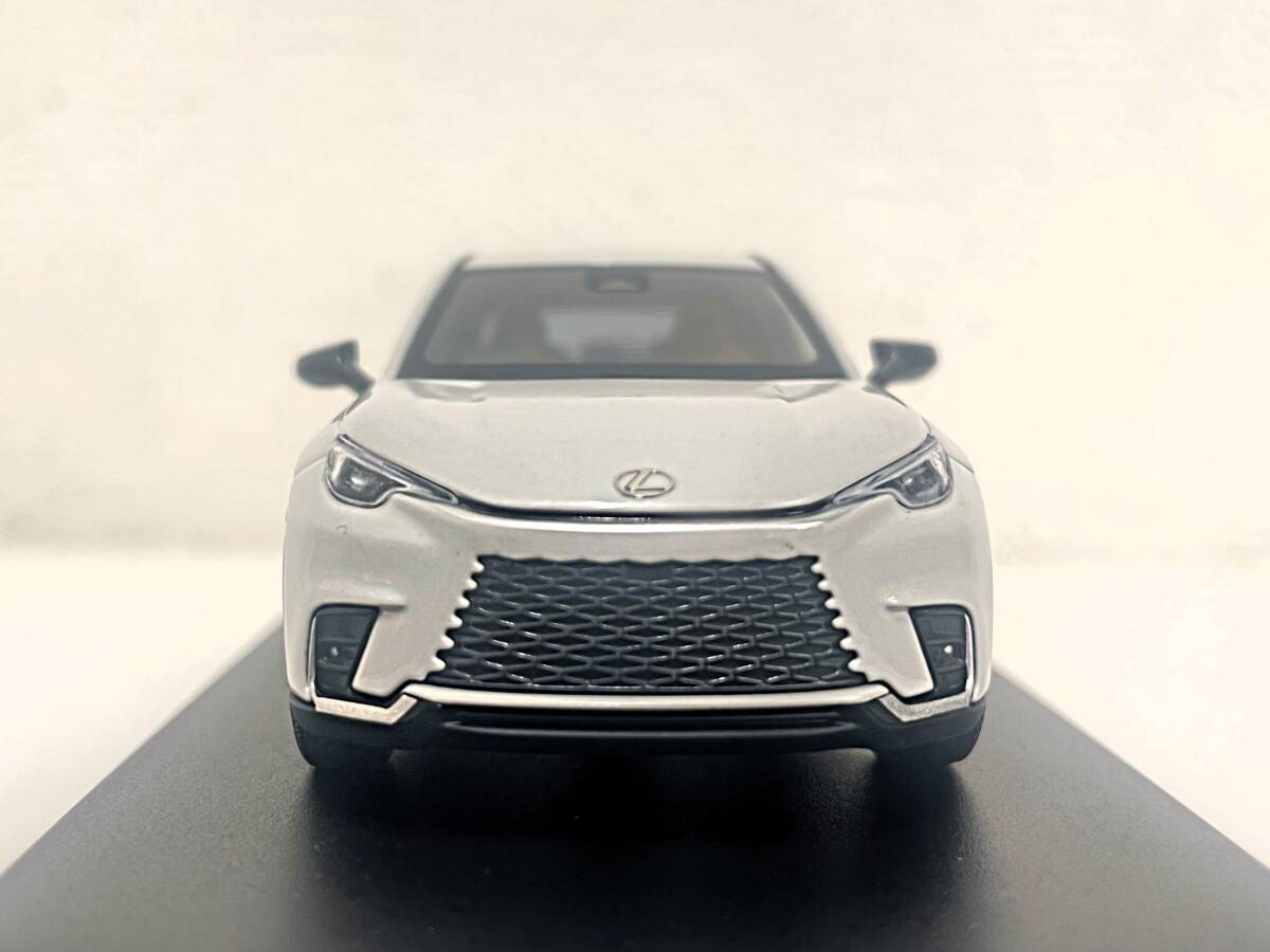 未使用に近い】玩具祭 京商 レクサス LEXUS LBX 1/43 スケール