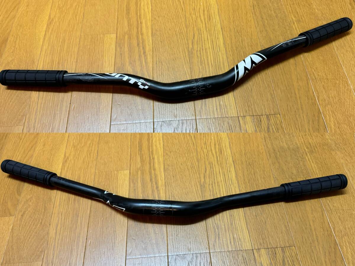 HIROSHIです! リアラゲッジ キャリアラック オートバイの荷物ホルダーカーゴ
