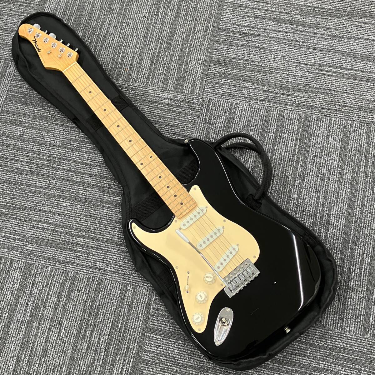 Mavis エレキギター グリーン系 ギターケース付