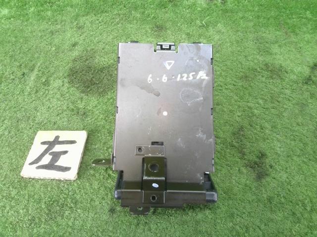 傷や汚れあり】フェアレディZ UA-Z33 ドリンクホルダー Z