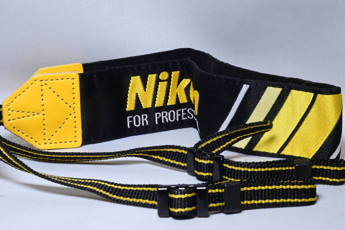 ニコン　プロストラップ　４代目 ブラックイエロー ☆Nikon ニコン for Professional プロストラップ レンズ用 黒色