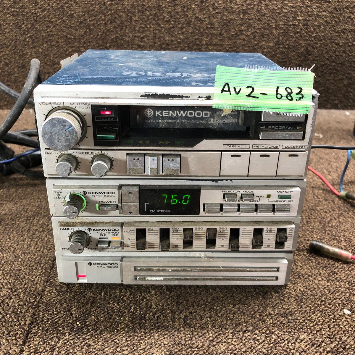 81564808_4