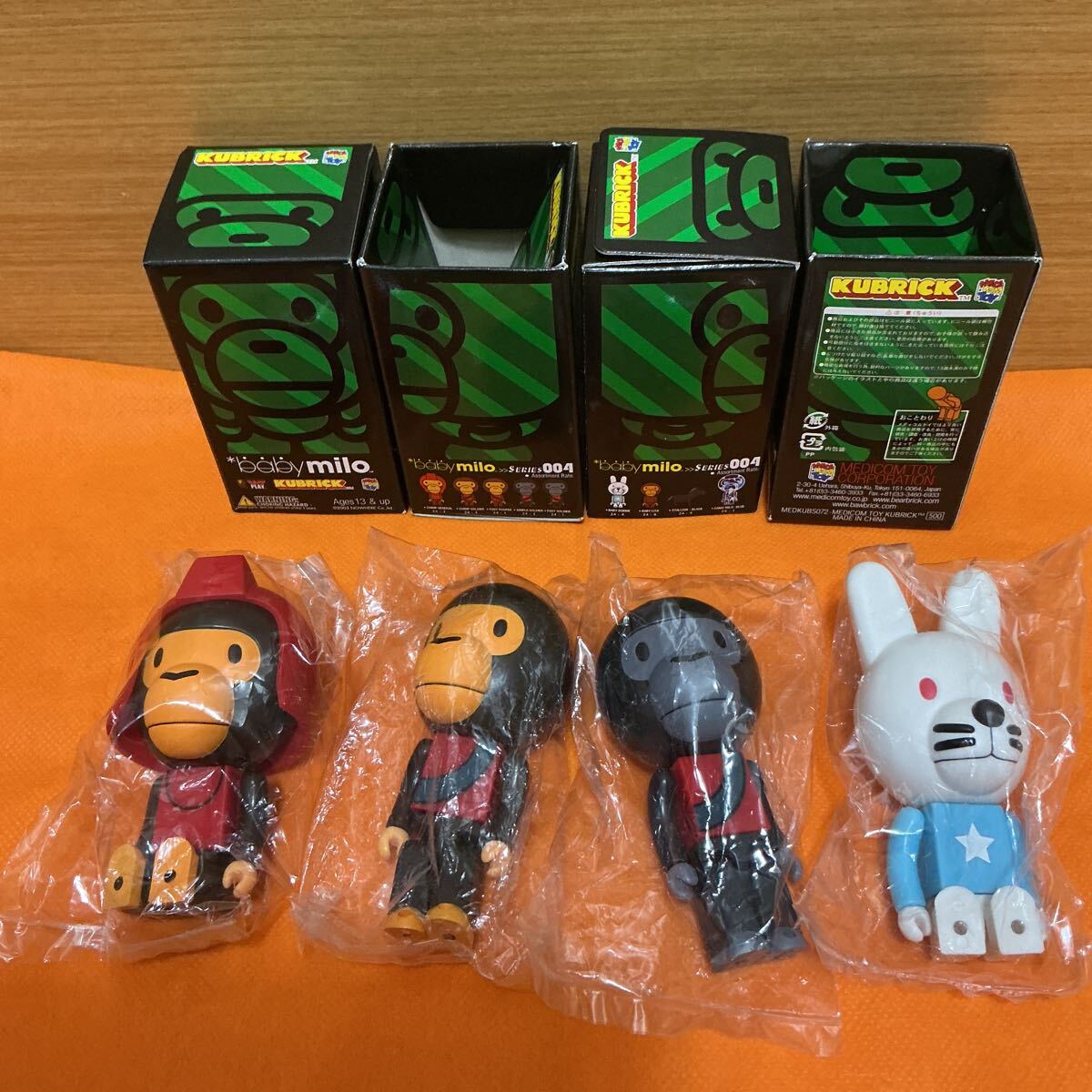 A BATHING APE RIN KOZUEフィギュア A BATHING APE⁄RIN KOZUE フィギュア