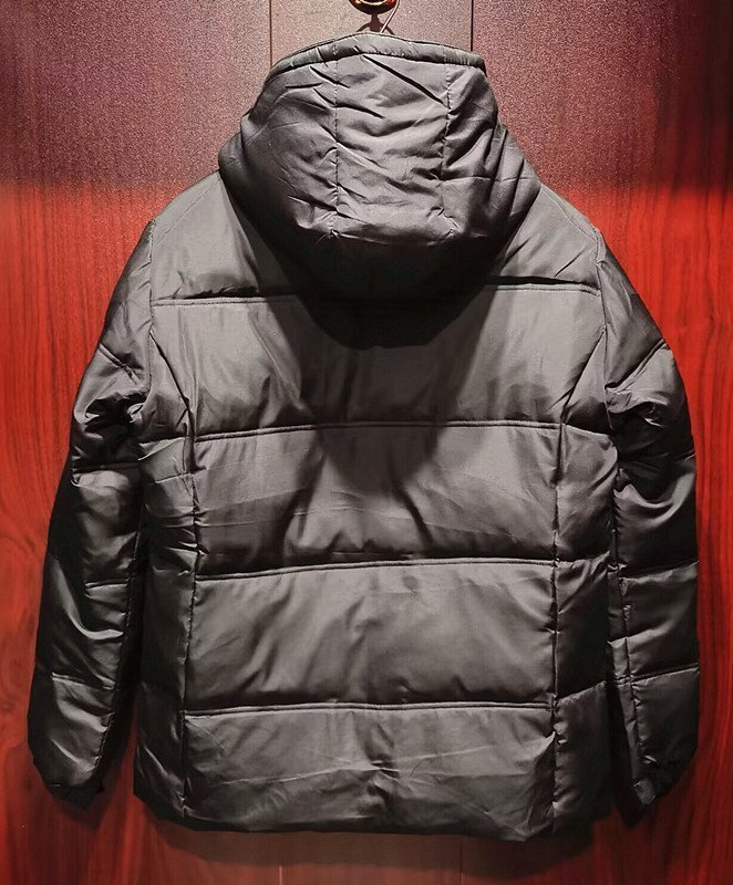 ROBERT CAVANI ·ダウンジャケット·新品·未使用·防寒・XL・黒 ダウンジャケット·新品·イタリア製 ROBERT CAVANI・防寒・XL・黒