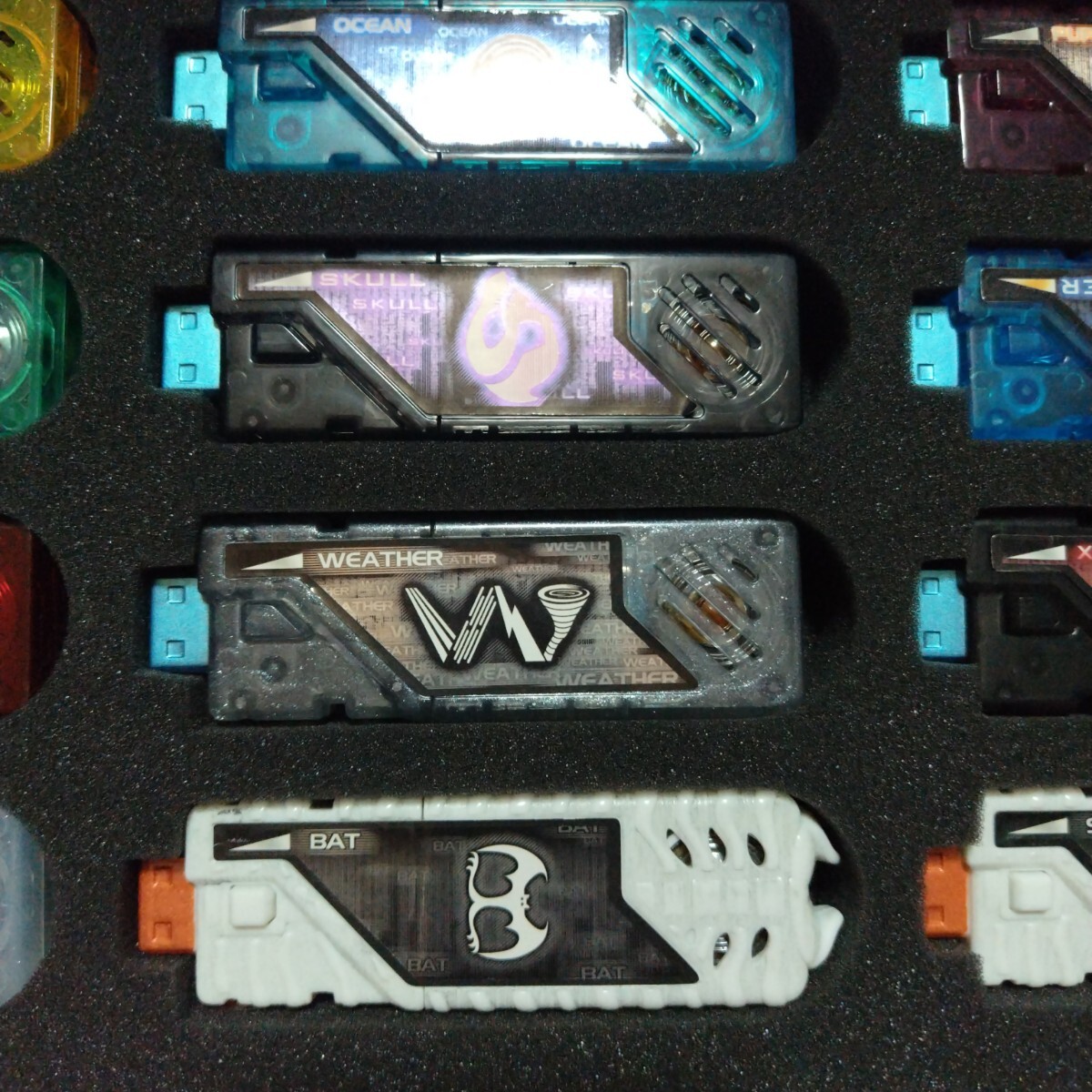 1円〜 DX仮面ライダーエターナルマックスジャケットセットとDXサウンドカプセルガイアメモリEXガイアメモリコンプリートセレクション2の1番目の画像