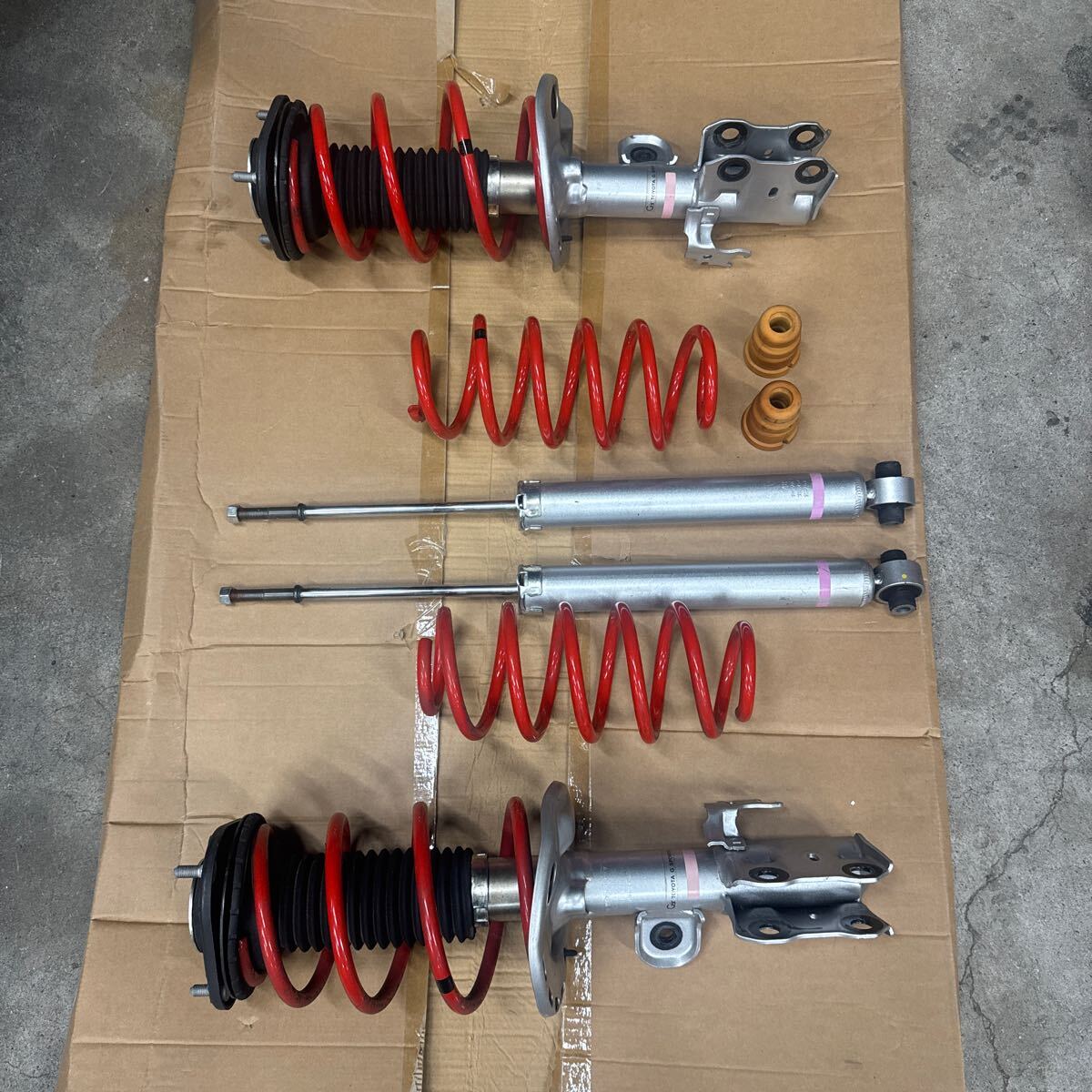 送料込】三菱 アウトランダーPHEV GG2W 純正ショック