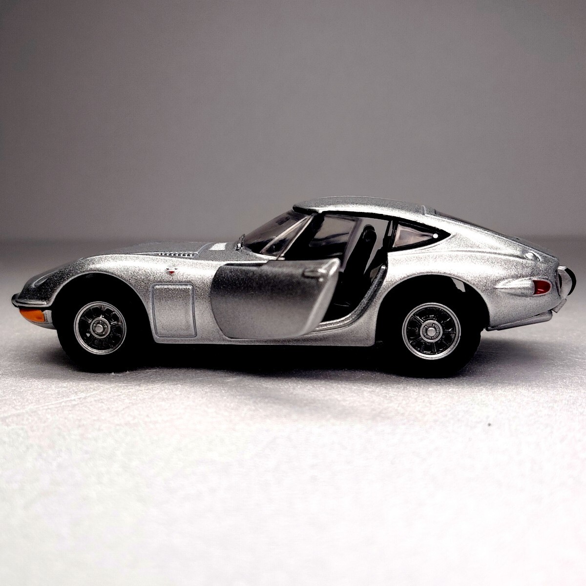 イチコーのスポーツカー ブリキ製 トヨタ2000GT レッド 箱付き 2000GT