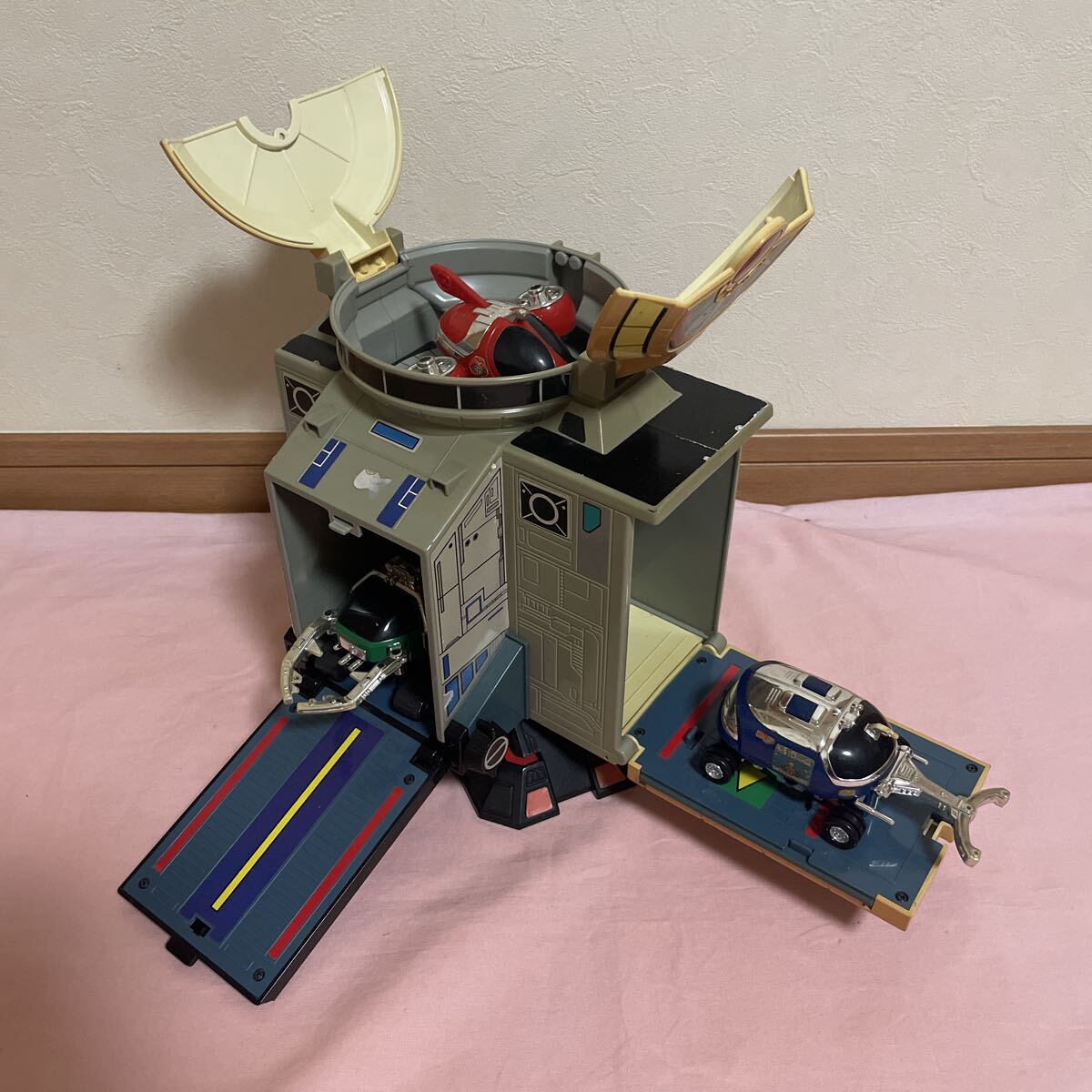 徳間書店 15大戦士激闘ファイル・重甲ビーファイター ビーファイター