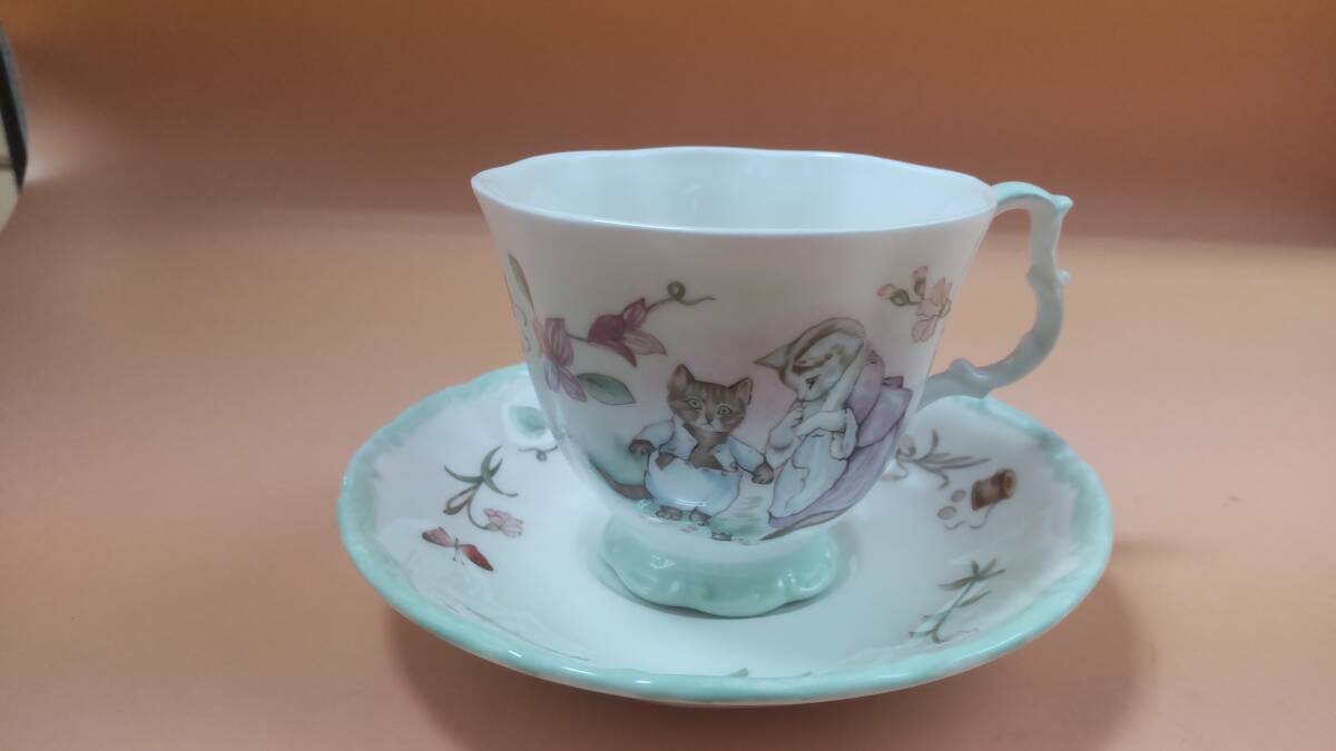 ロイヤルアルバート ピーターラビット 子猫のトム 皿掛け時計 20.5cm