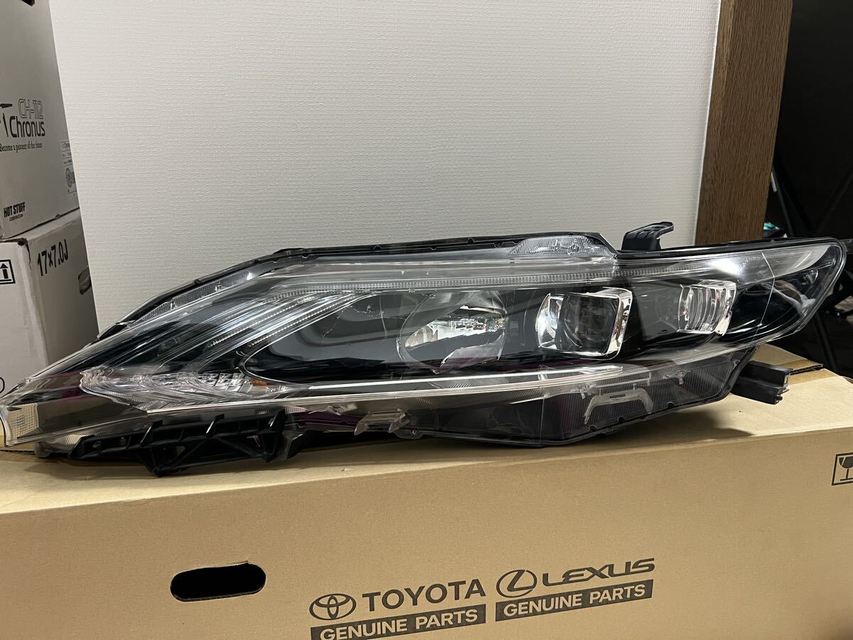 ☆ACU30W・ハリアー〔30系〕右ヘッドライト （81145-48182・後期・HID 