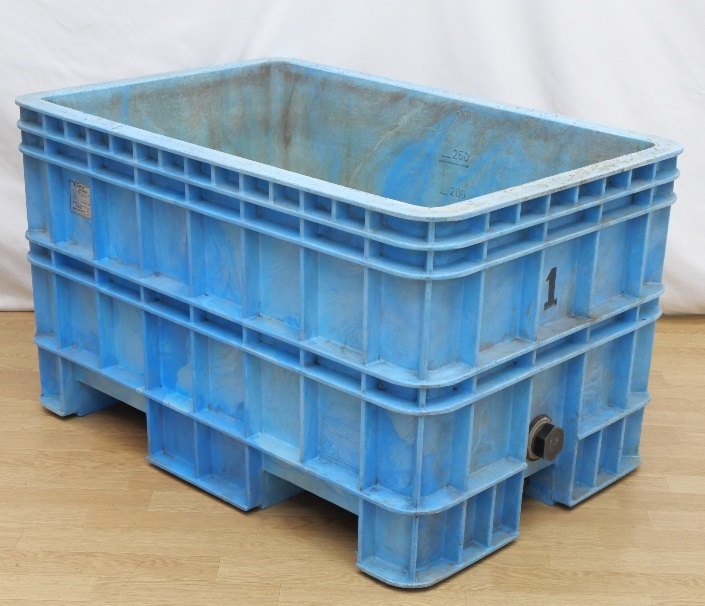 在庫2 中古 ダイライト 500L 水槽 幅1825×奥行910×高さ410mm 角型容器