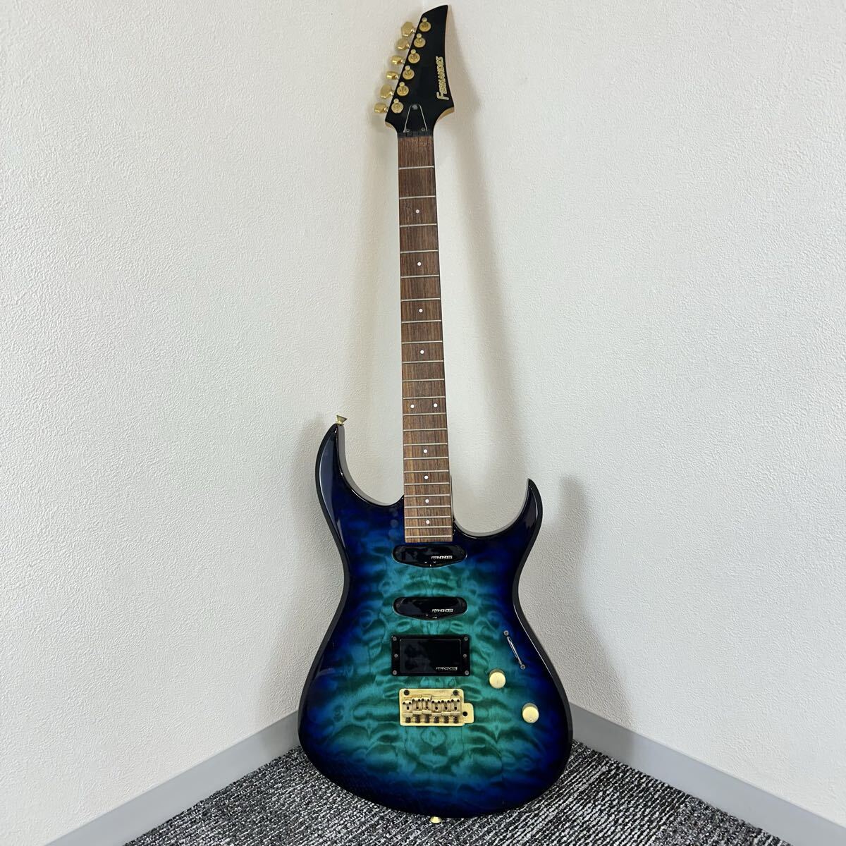 美品 SCHECTER NV-3 Floyd Rose/D-tuner採用 キルテッドメイプル 