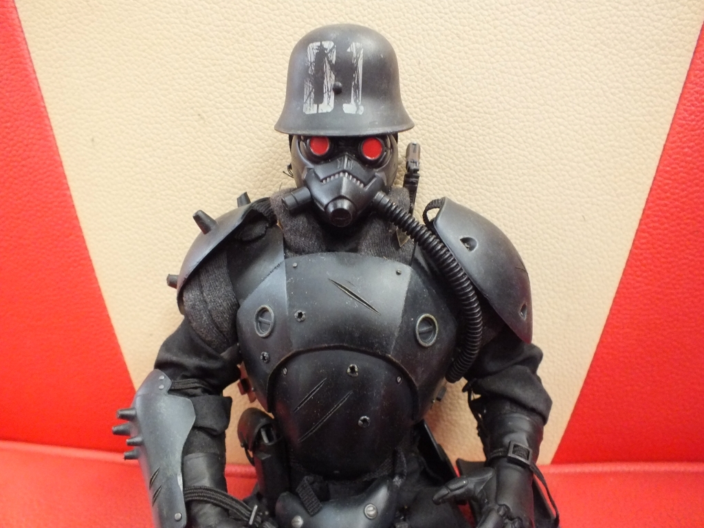 プロテクトギア 1／1 マスク 赤い眼鏡 人狼 ケルベロス サーガの落札