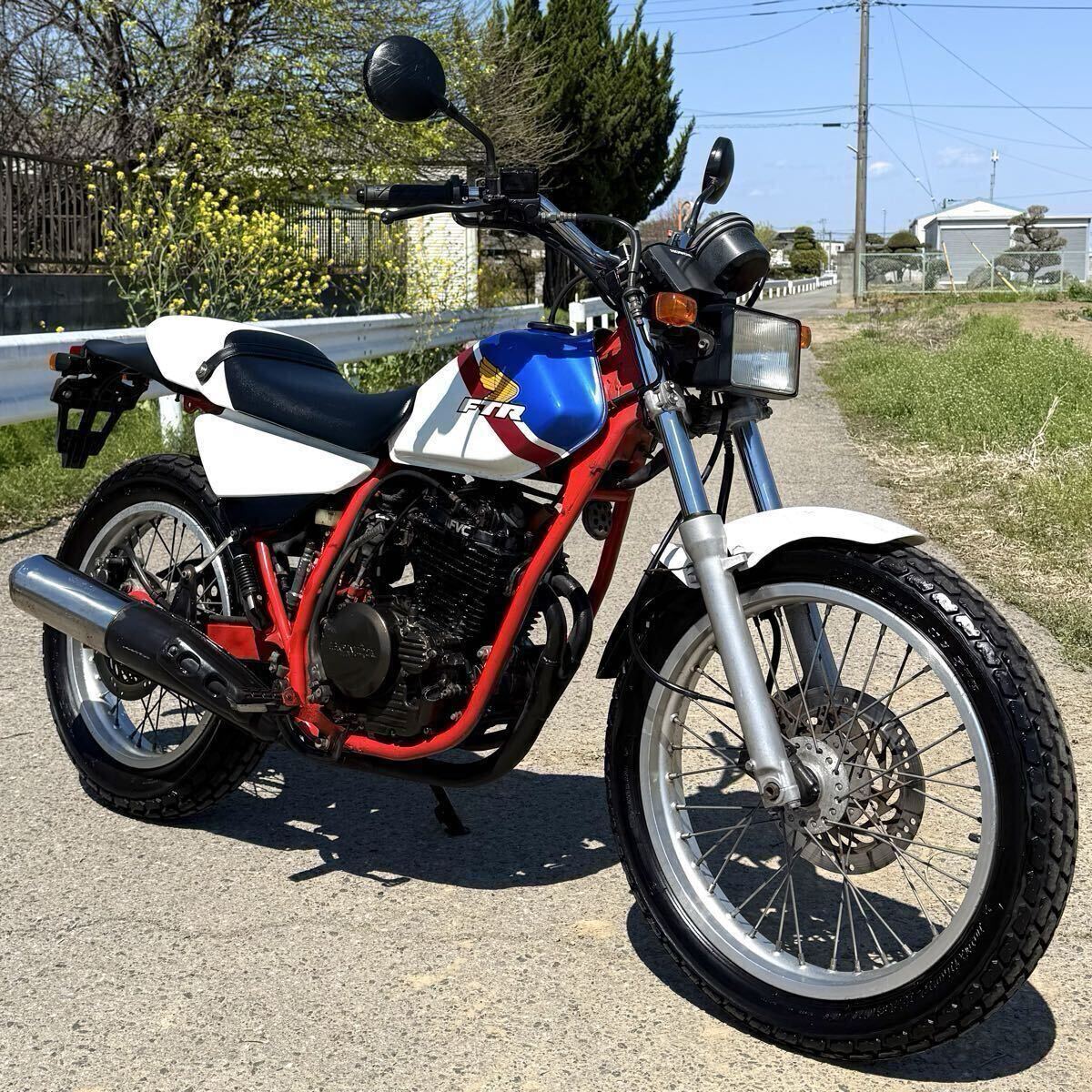 エストレア250 オールドルックなダートトラックスタイルカスタムSR400 グラストラッカー  アメリカン 普遍的なスタイリング……往年のSRトラッカーを現代風にアップデート