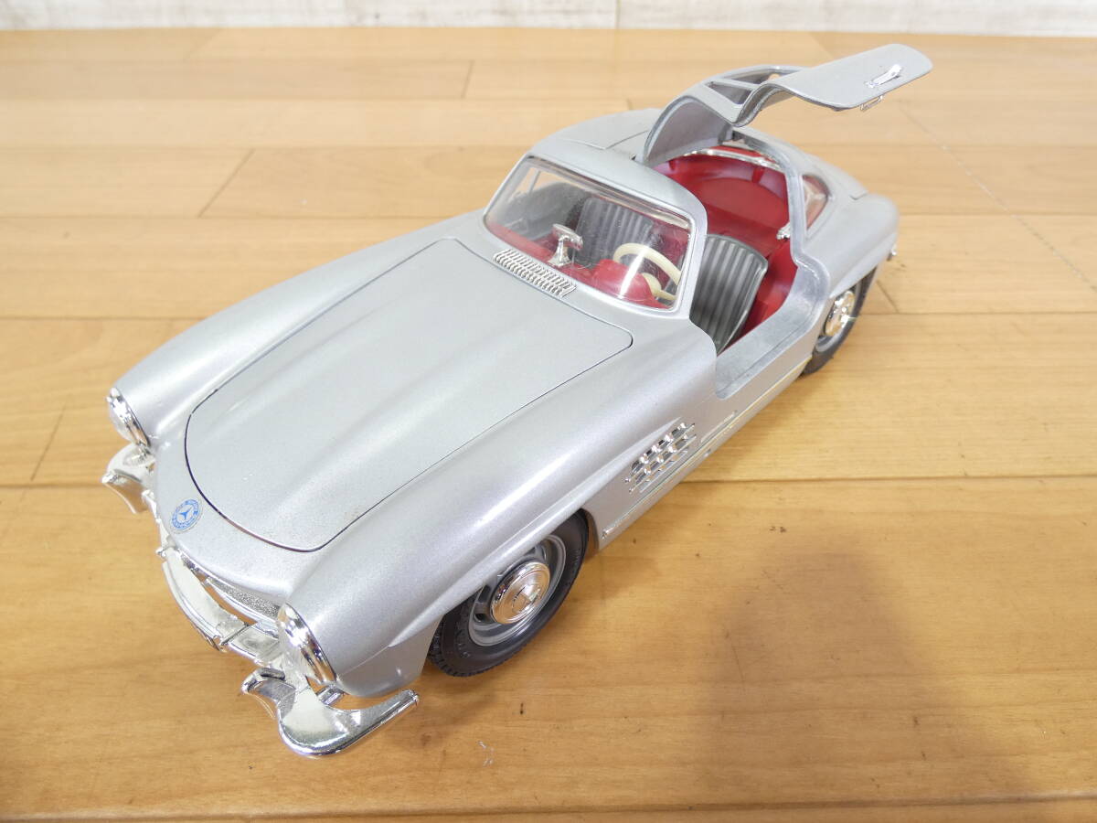 絶版品 オートアート 1/18 メルセデスベンツ Cクラス W204【シルバー