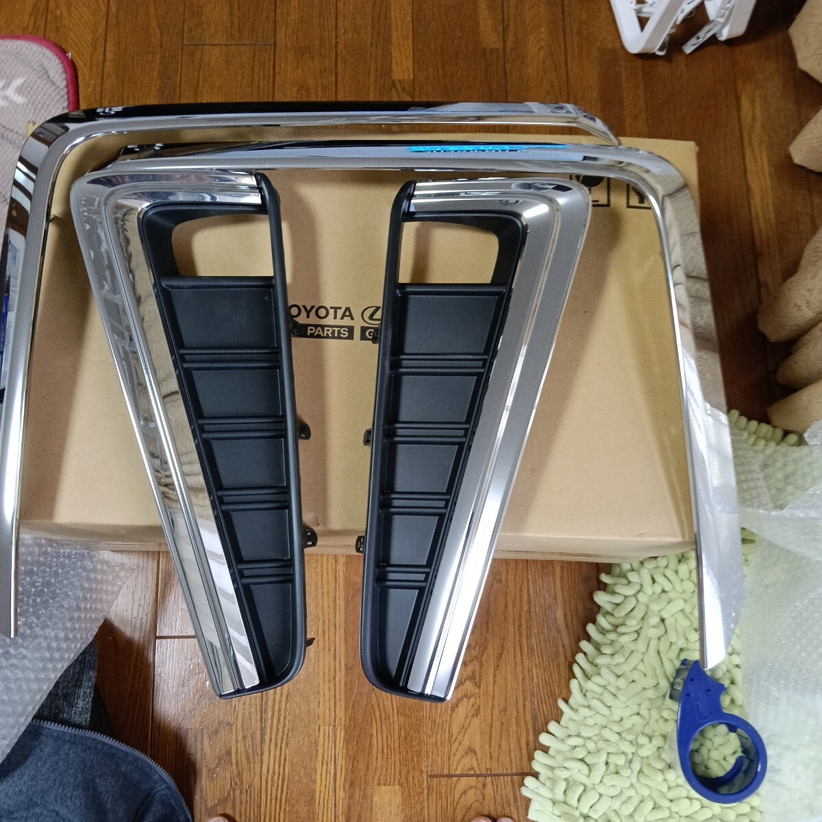 アルファード AGH30 後期 純正 オプション フォグカバー 右 シルバー