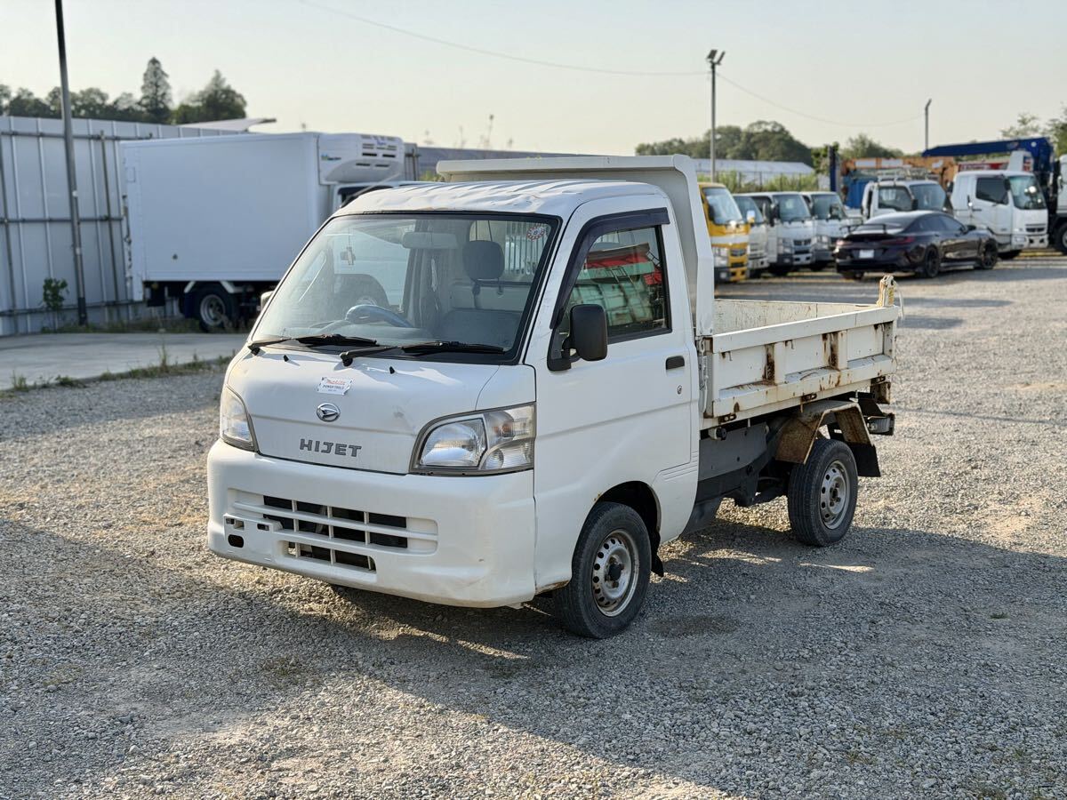 中古】C16649 菊地光子 パリ風景 F15 油彩 専用箱 創元会 美術連盟の
