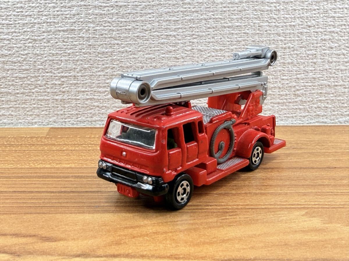 自動車 『消防自動車 新訂版 ニューパーフェクト8』 海老原美宜男写真 自動車 『消防自動車 新訂版 ニューパーフェクト8』 海老原美宜男写真
