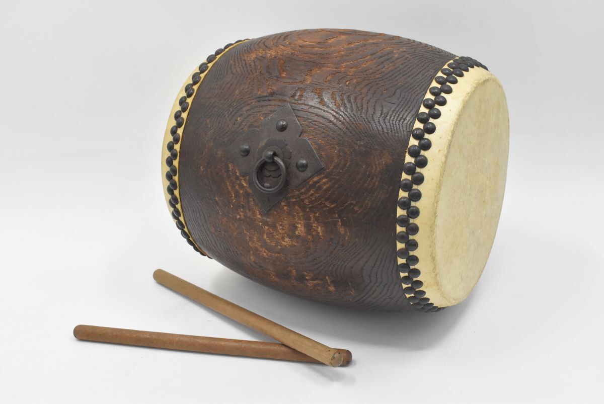中古】小鼓 古民具 黒漆 蒔絵 鼓太鼓 和楽器 打楽器 小鼓 太鼓の落札