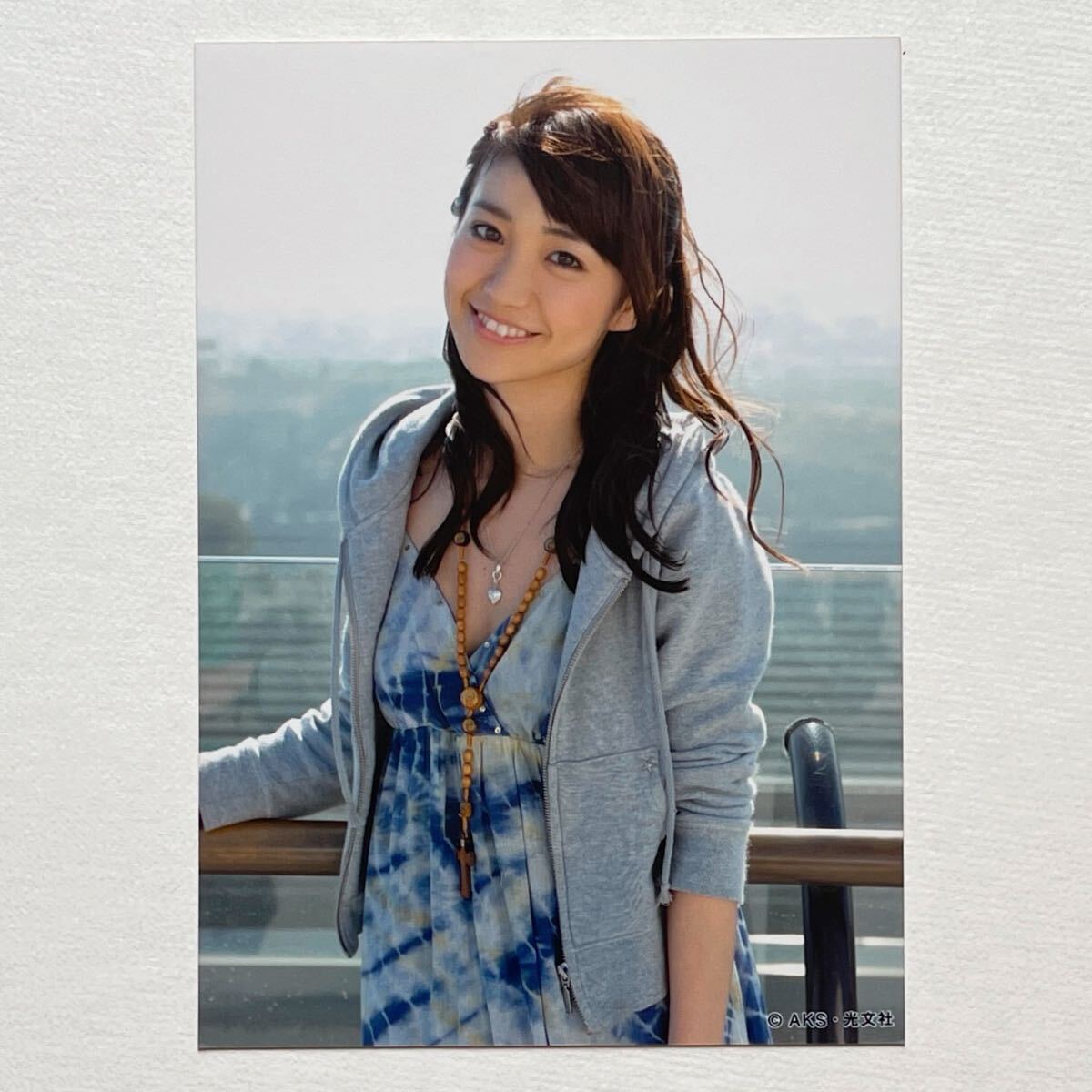 4、 AKB48 横山由依 海外旅行日記 公式生写真～ハワイはハワイ～の落札