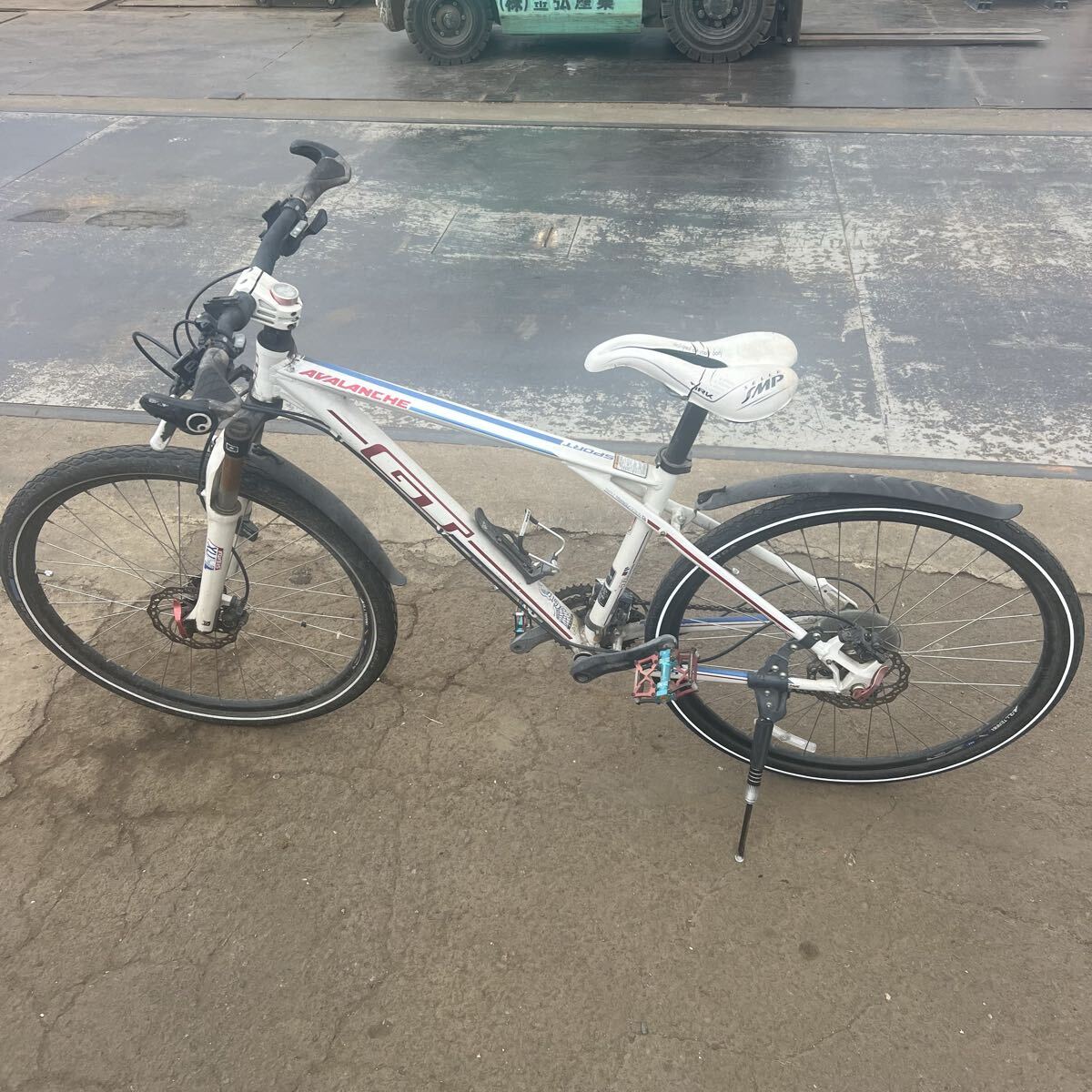 マウンテンバイク MTB 26インチ GT AVALANCHE Fサス Wディスク 3×8 24