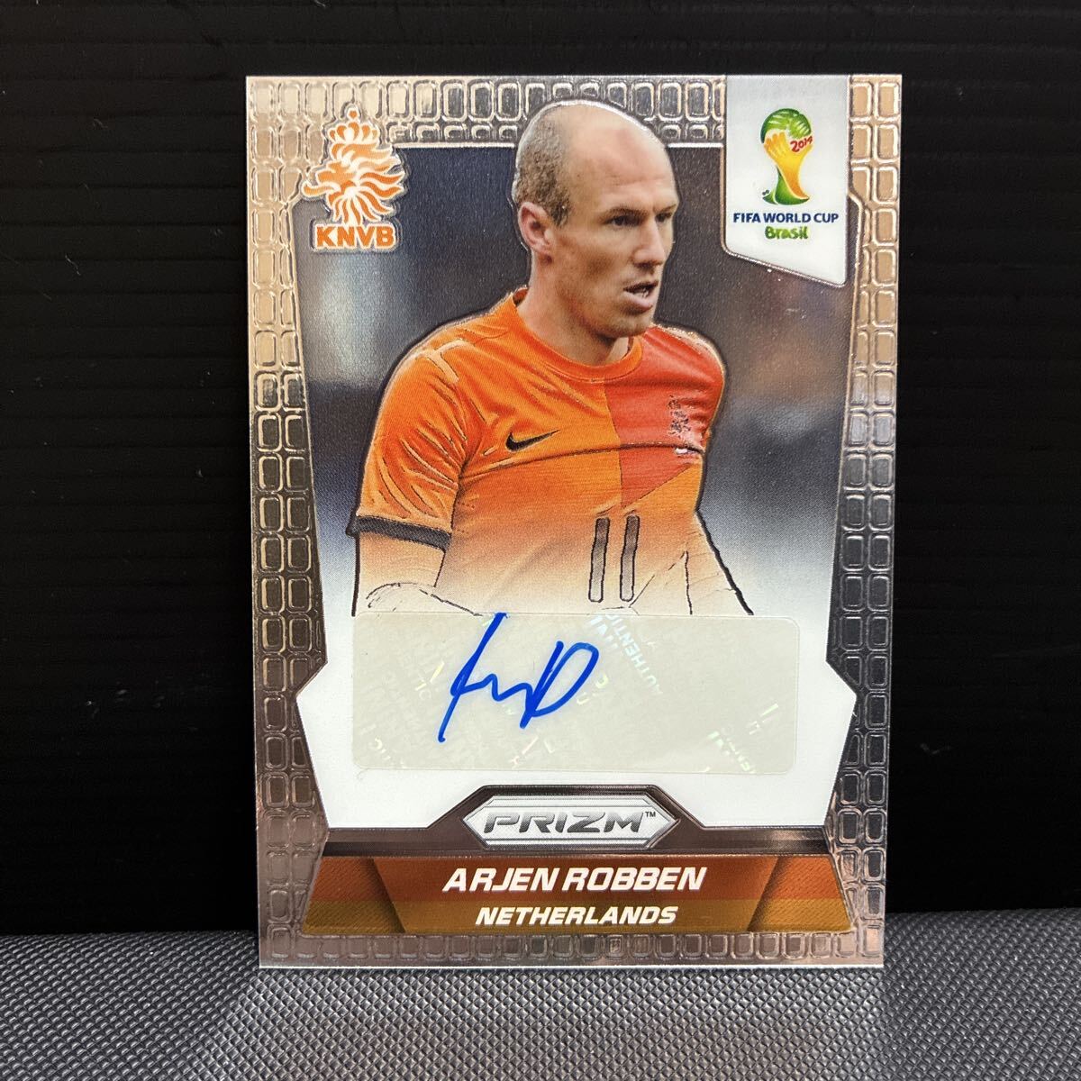 サッカー　アリエン・ロッベン 　オランダ代表 　証明書付き　直筆サイン入りフォト 新品】アリエン・ロッベン オランダ代表 直筆サインフォト/写真
