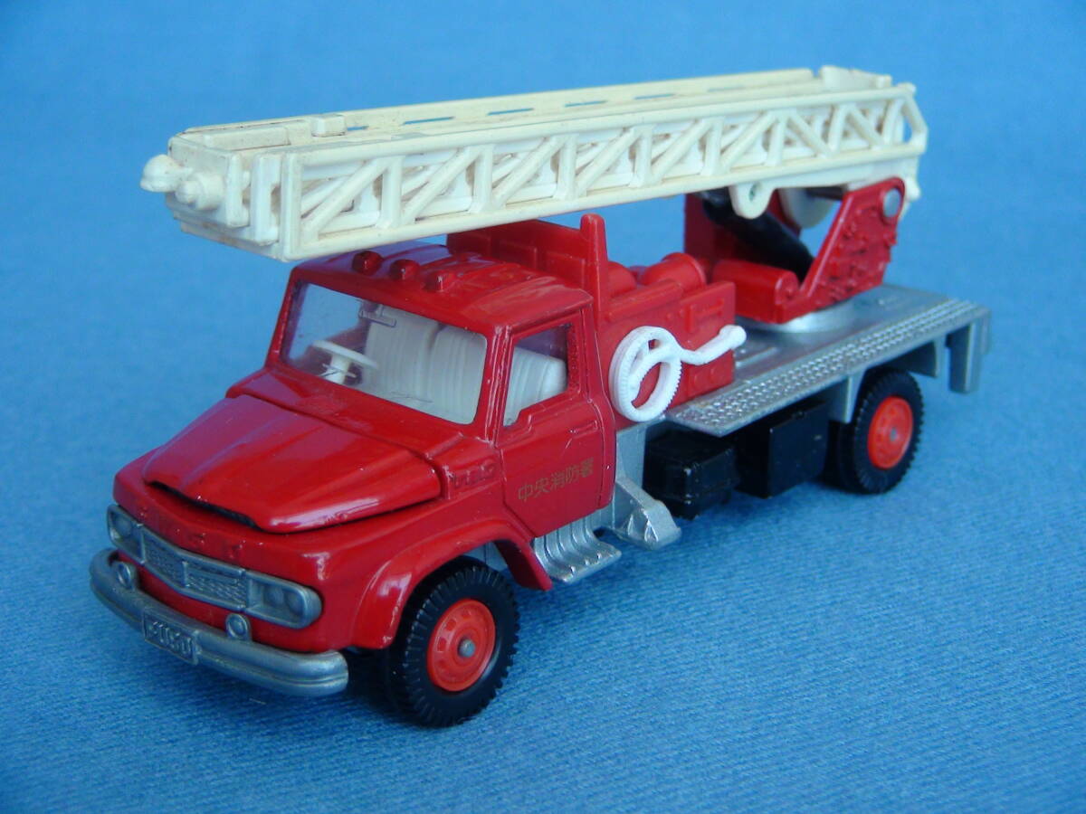 トミカダンディ】053 三菱ふそう レッカークレーン 道路公団 1/70