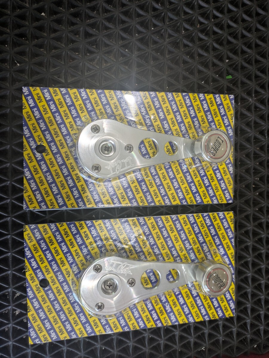 中古】ローバーミニ 旧ミニ 開閉式 クォーター ガラス ウィンドウの