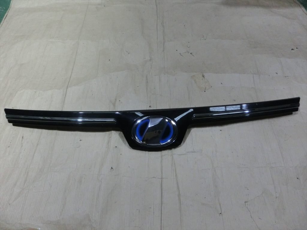 H23年 70系 (ZRR70W) ヴォクシー ZS 煌 後期 ボンネット カラー№ 3R9