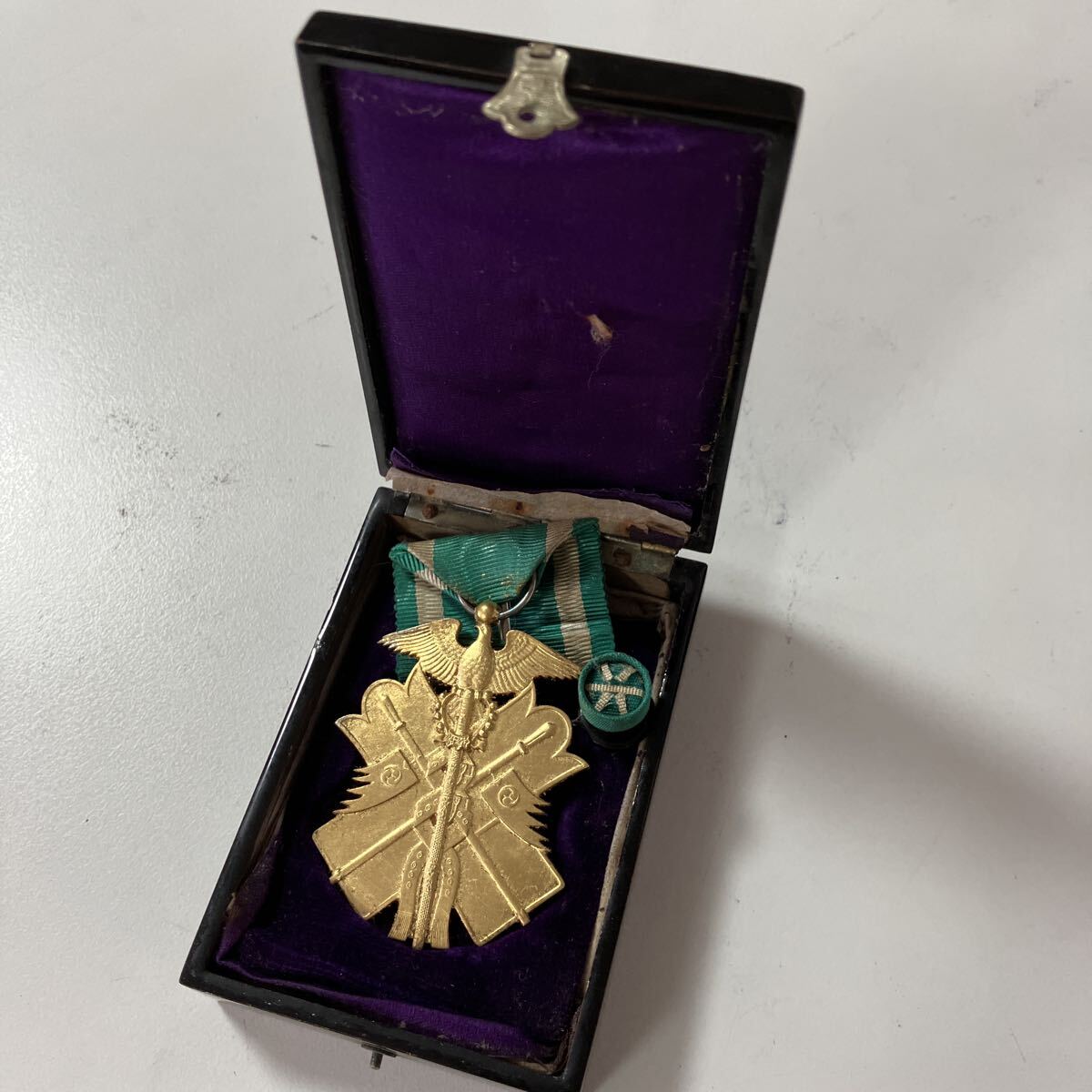 日本の勲章 / 功三級金鵄勲章 / 金鵄章 / アンティーク・骨董品 の落札