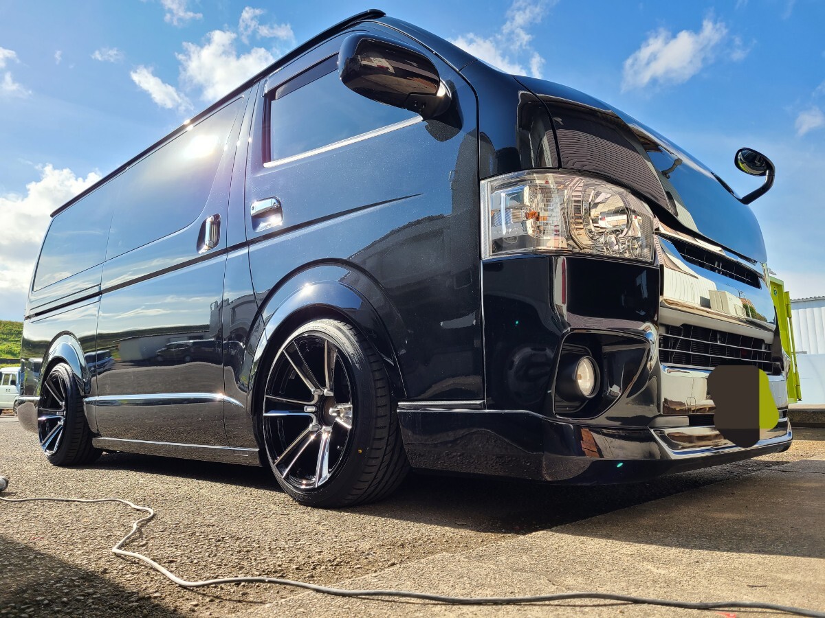 中古】xassa 深リム 18インチ ハイエース 引っ張りタイヤ バリ溝 200系 