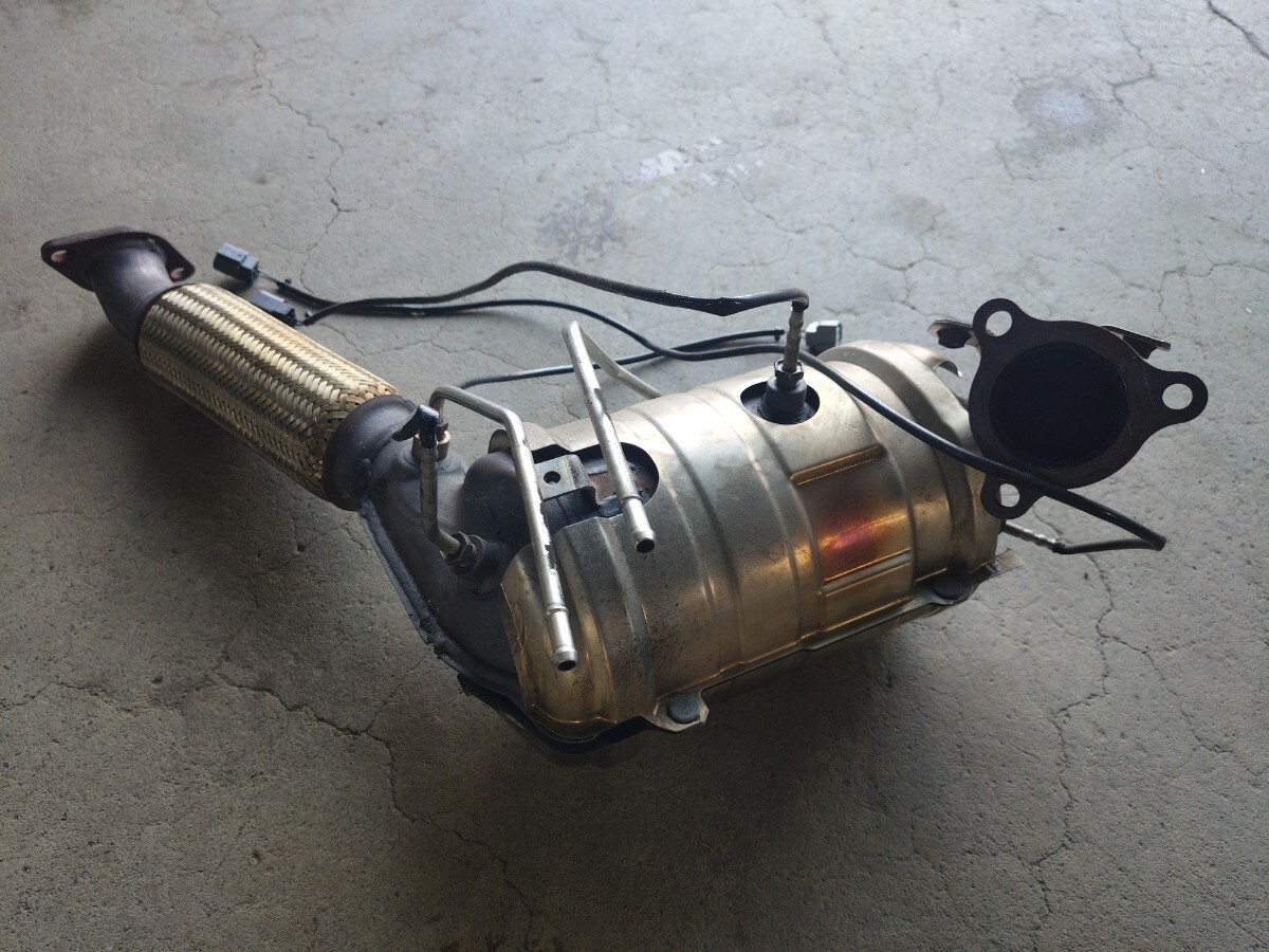平成25年 三菱 デリカD5 LDA-CV1W 4N14 ディーゼル 触媒