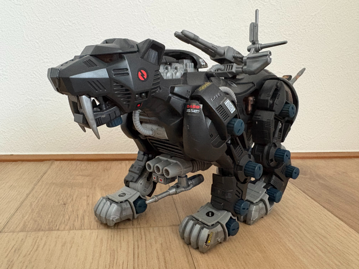 メカ生体ゾイド サーベルタイガー〈トラ型〉 TIGER TYPE 装甲機甲型