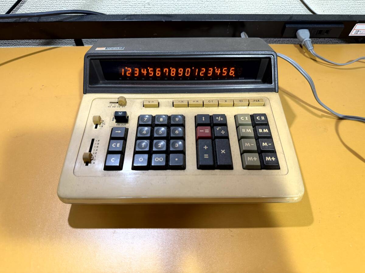 電卓 計算機 シャープ SHARP COMPET CS-1118 3Q売切！税無し◇シャープ SHARP 電子卓上計算機 電卓 COMPET CS-2108D