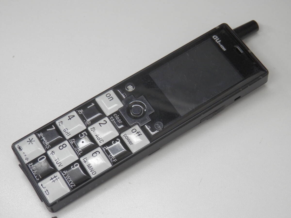 中古】きれい AU IIDA INFOBAR ICHIMATSU MOMA 初代モデル チェッカー