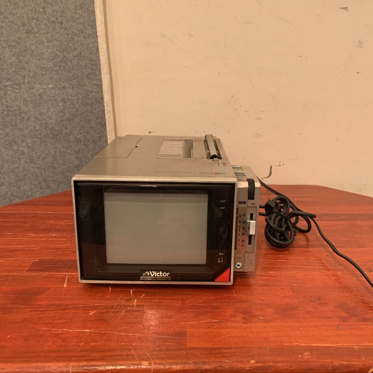 Victor ポータブルカラーテレビ CX-64 ビクター MULTI-PURPOSE COLOR